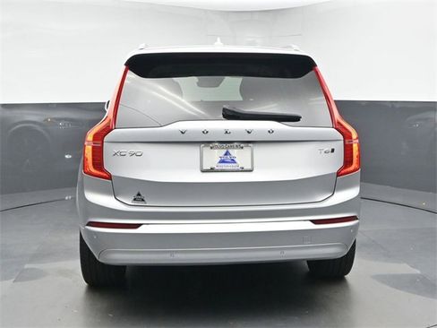 Used 2022 Volvo XC90 T6 Momentum w/ Advanced Package image 7