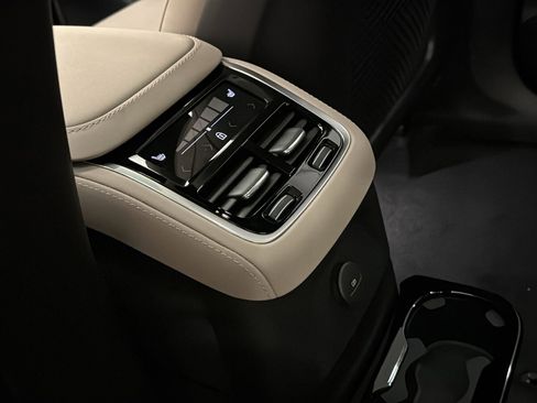 New 2026 Volvo XC90 T8 Plus w/ Protection Package Premier image 29