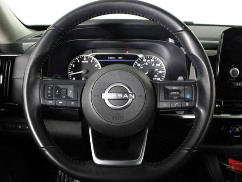 Certified 2025 Nissan Pathfinder SV FWD image 27