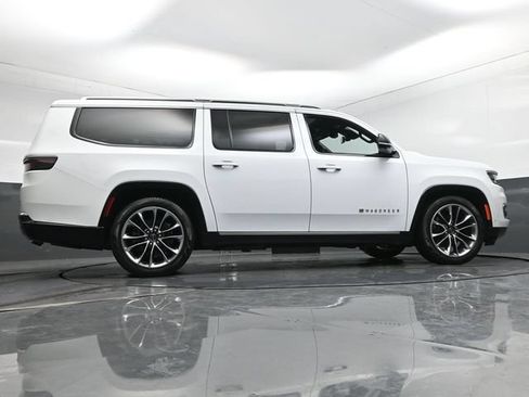 Used 2023 Jeep Wagoneer L Series III w/ Premium Group I AWD/4WD image 54