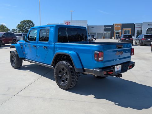 Used 2023 Jeep Gladiator Mojave w/ Trailer Tow Package AWD/4WD image 3