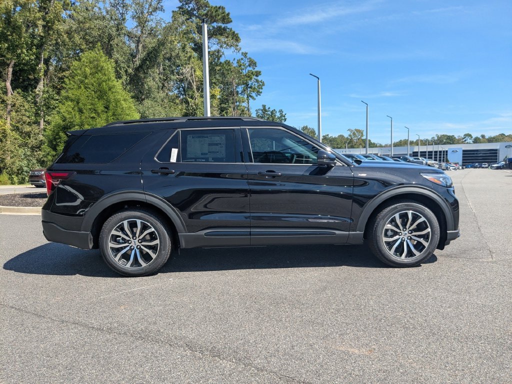 New 2027 Ford Explorer ST-Line RWD image 3