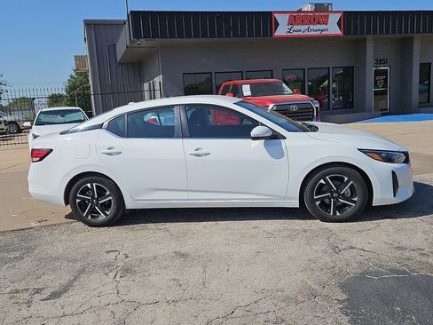 Used 2024 Nissan Sentra SV FWD image 12