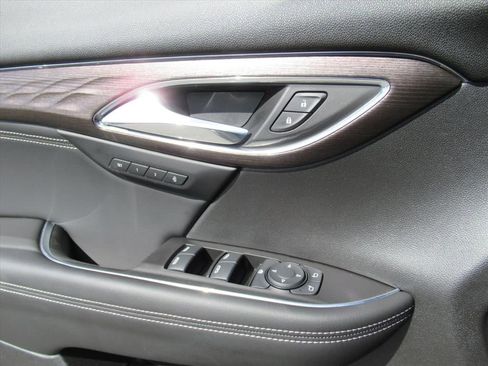 Used 2023 Buick Envision Avenir FWD image 21