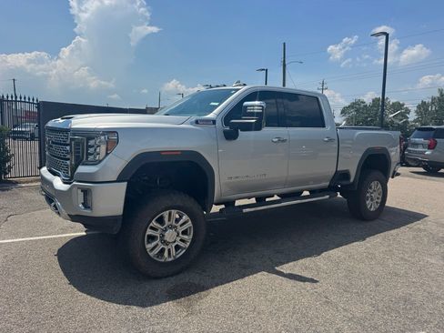 Used 2020 GMC Sierra 2500 Denali w/ Denali Ultimate Package AWD/4WD image 2