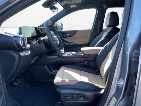 New 2026 Chevrolet Equinox ACTIV image 9