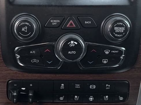 Used 2014 RAM 3500 Laramie image 31