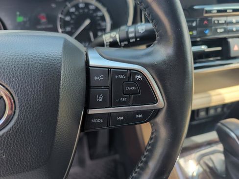 Used 2021 Toyota Highlander Platinum AWD/4WD image 20