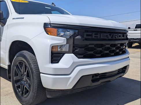 Used 2025 Chevrolet Silverado 1500 Custom image 14