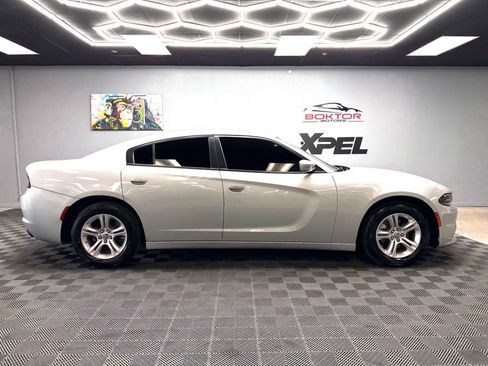 Used 2022 Dodge Charger SXT RWD image 17