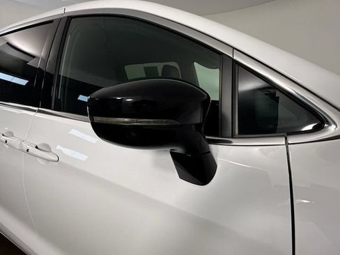 Used 2025 Chrysler Pacifica Select FWD image 43