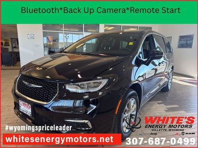 New 2026 Chrysler Pacifica Select