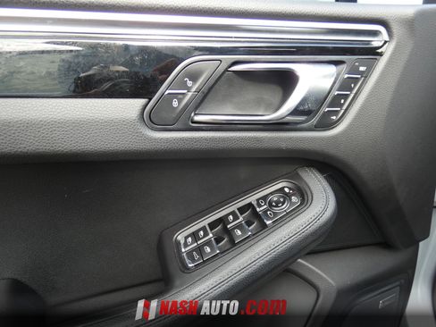 Used 2017 Porsche Macan S AWD/4WD image 65