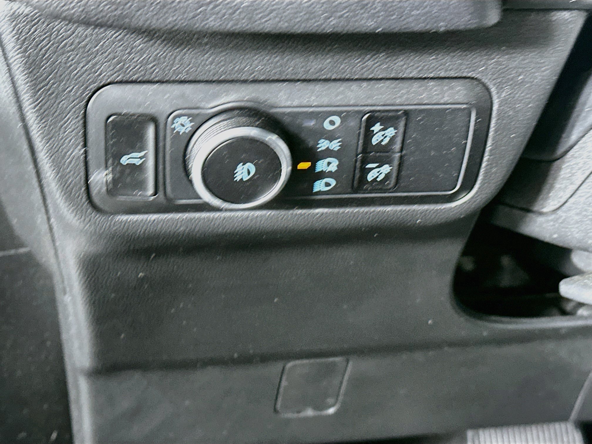 Used 2025 Ford Escape ST-Line Select AWD/4WD image 16