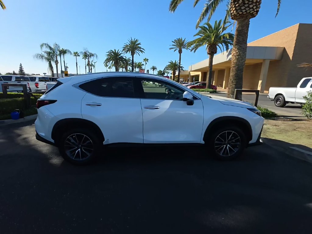 Used 2024 Lexus NX 250 FWD image 2