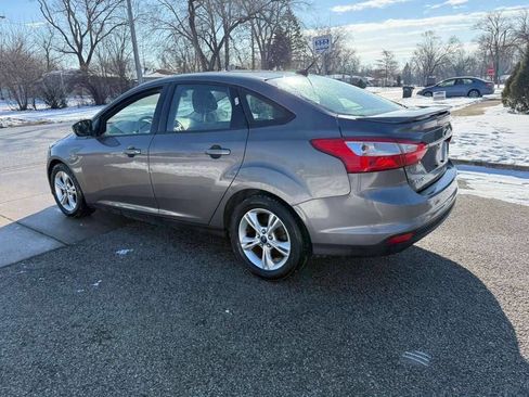 Used 2012 Ford Focus SE w/ SE Sport Pkg image 4