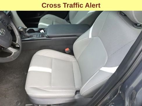 Used 2025 Toyota Camry SE image 10