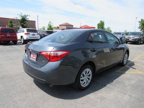 Used 2017 Toyota Corolla LE w/ Carpet Mat Package (TMS) FWD image 6