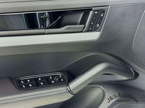 Used 2024 Porsche Cayenne S w/ Premium Package Plus (PP1) image 24