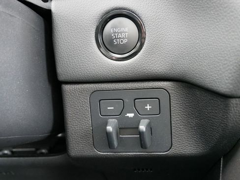 Used 2026 Toyota Tundra Limited AWD/4WD image 35