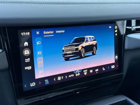 New 2026 Lincoln Navigator Reserve w/ Jet Appearance Package AWD/4WD image 29