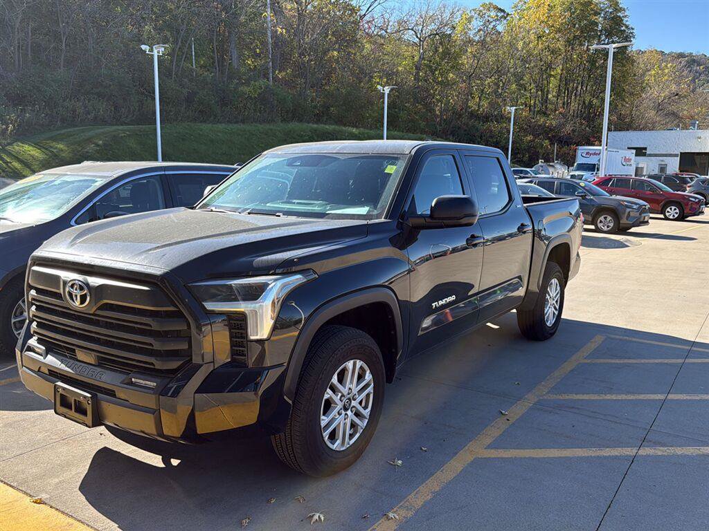 Used 2026 Toyota Tundra SR5 w/ SR5 Premium Package AWD/4WD image 17
