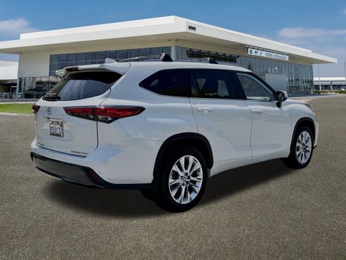 Used 2022 Toyota Highlander Limited AWD/4WD image 11