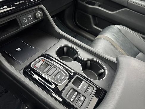 Used 2024 Honda Pilot Touring image 21