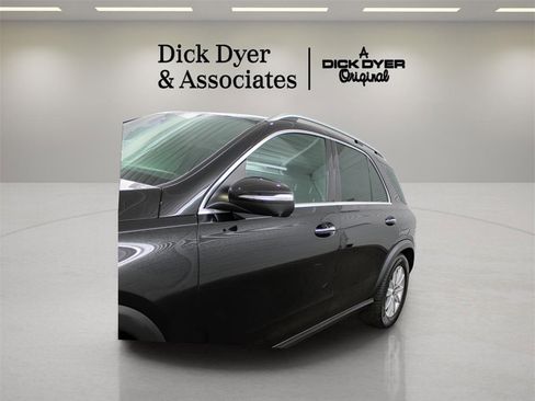 Used 2024 Mercedes-Benz GLE 350 4MATIC image 3