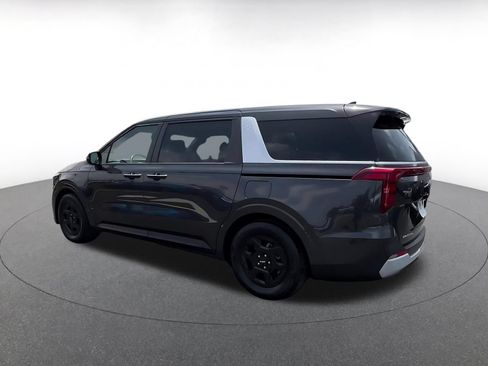 Used 2026 Kia Carnival FWD image 10