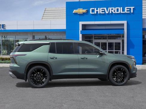 New 2027 Chevrolet Traverse LT w/ LPO, Floor Liner Package FWD image 5
