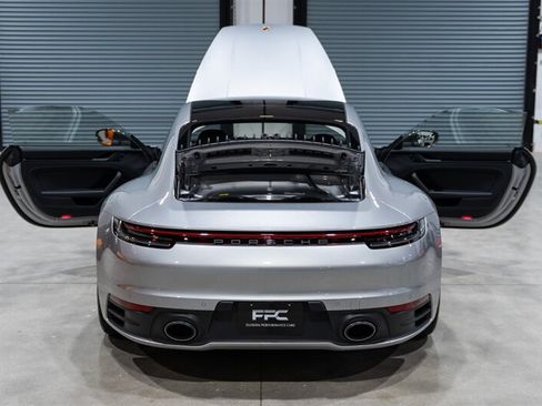 Used 2024 Porsche 911 Carrera T RWD image 40