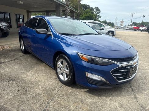 Used 2023 Chevrolet Malibu LS FWD image 2