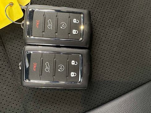 New 2025 Jeep Grand Cherokee L Laredo image 28