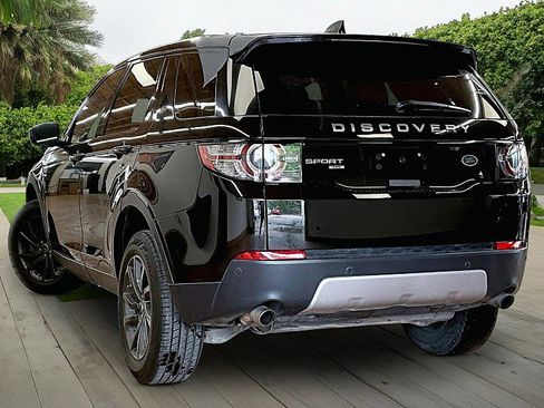 Used 2018 Land Rover Discovery Sport HSE image 12