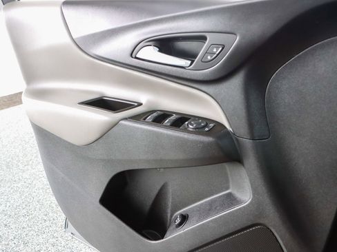 Used 2023 Chevrolet Equinox LT image 21