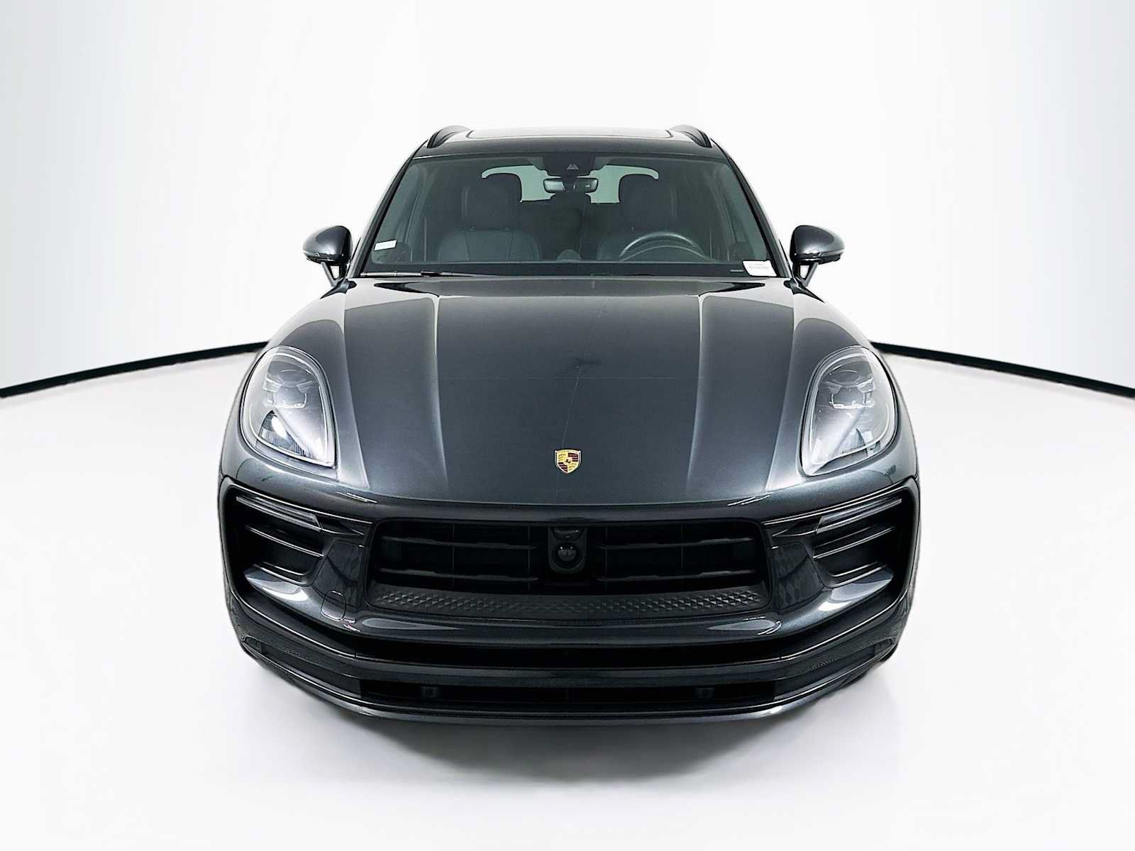 Certified 2026 Porsche Macan AWD/4WD image 6