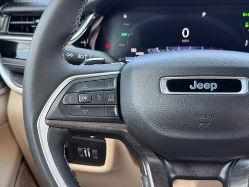Used 2024 Jeep Grand Cherokee Limited 4xe AWD/4WD image 23