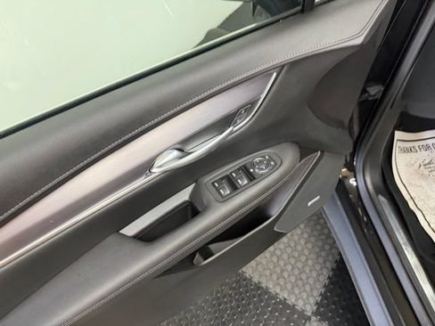 Used 2025 Cadillac XT5 Luxury w/ LPO, Floor Liner Package FWD image 17