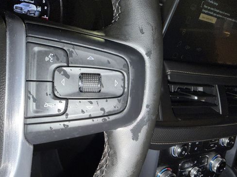 Used 2023 GMC Yukon SLT w/ SLT Premium Package image 25