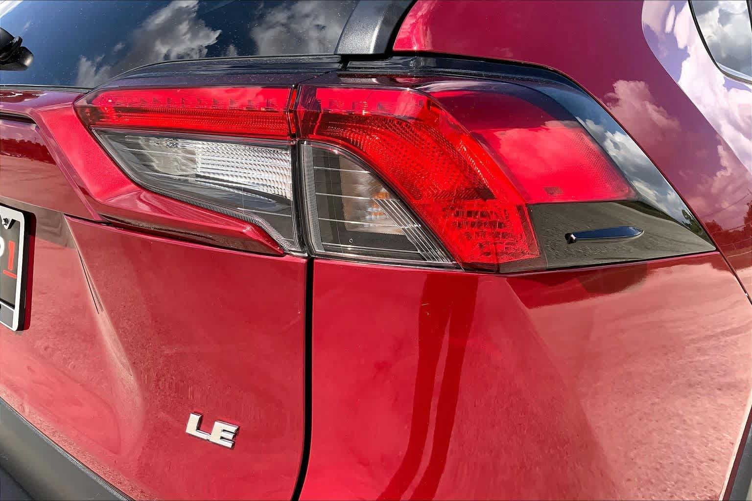 Used 2021 Toyota RAV4 LE FWD image 30