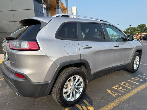Used 2020 Jeep Cherokee Latitude AWD/4WD image 5