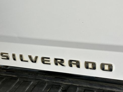 Used 2018 Chevrolet Silverado 1500 Custom w/ Custom Value Package AWD/4WD image 39