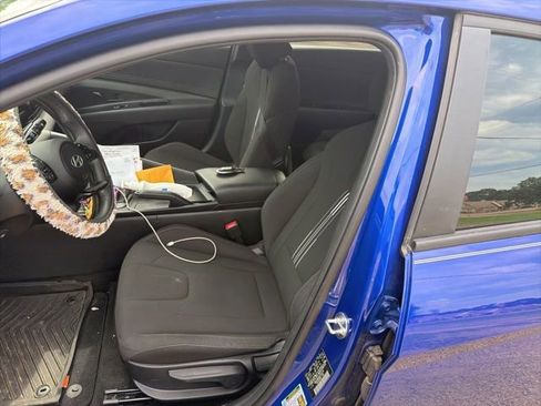 Used 2025 Hyundai Elantra Sport FWD image 6