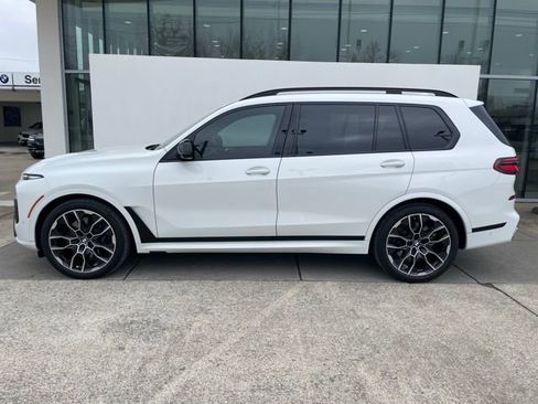 Used 2023 BMW X7 M60i w/ Executive Package image 2