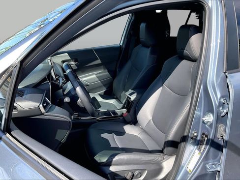 Certified 2023 Toyota Corolla Cross XLE w/ Convenience Package FWD image 7