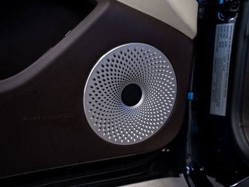 Used 2020 Bentley Flying Spur W12 image 31