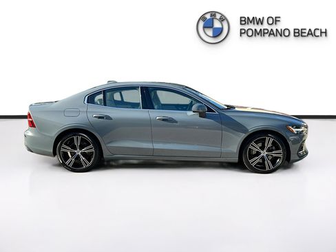 Used 2022 Volvo S60 B5 Inscription image 8