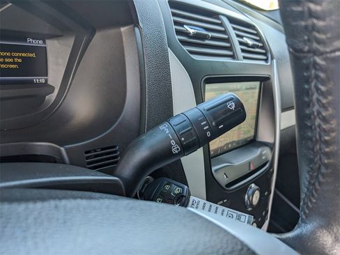 Used 2015 Ford Explorer XLT w/ Equipment Group 202A image 35