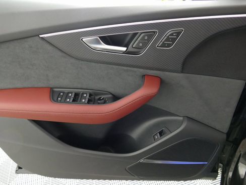 New 2026 Audi SQ8 Premium Plus image 10